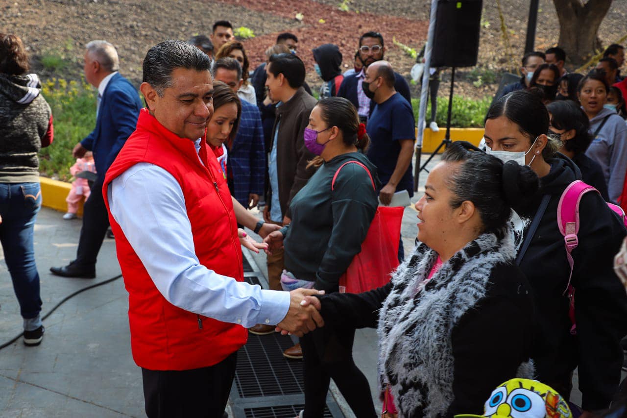 1668779157 611 Nuestro Presidente Municipal Tony Rodriguez continua haciendo entrega de la