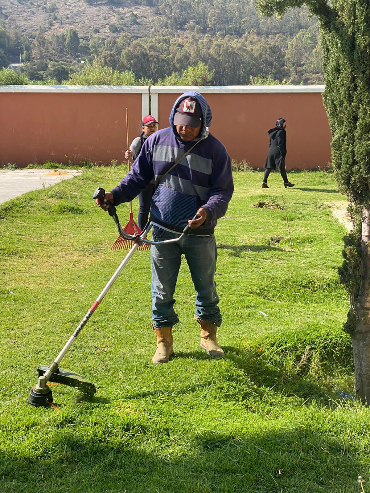 1668779277 8 Toco jornada de limpieza en la preparatoria de Apipilhuasco donde