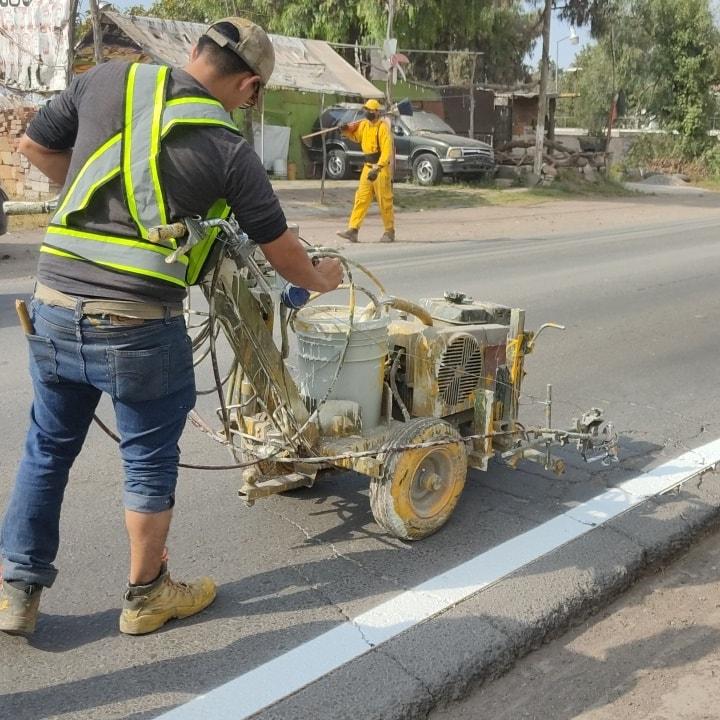 1668861675 833 Esta manana personal de la Coordinacion de Parques y Jardines