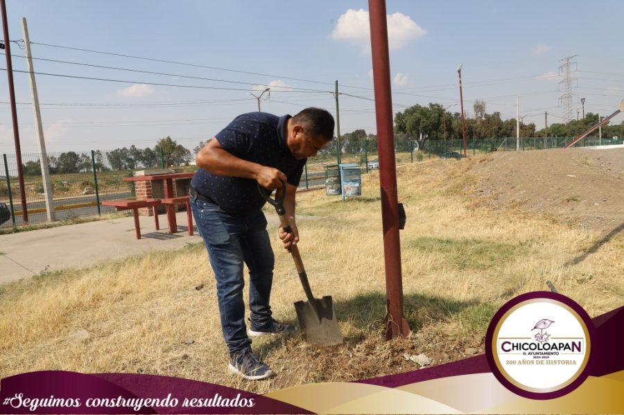 1668893132 246 Personal de la Coordinacion de Alumbrado Publico se encuentran realizando