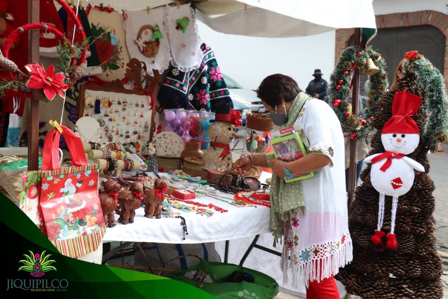 1668900614 39 Ven a conocer el Bazar Artesanal Navideno y compra articulos