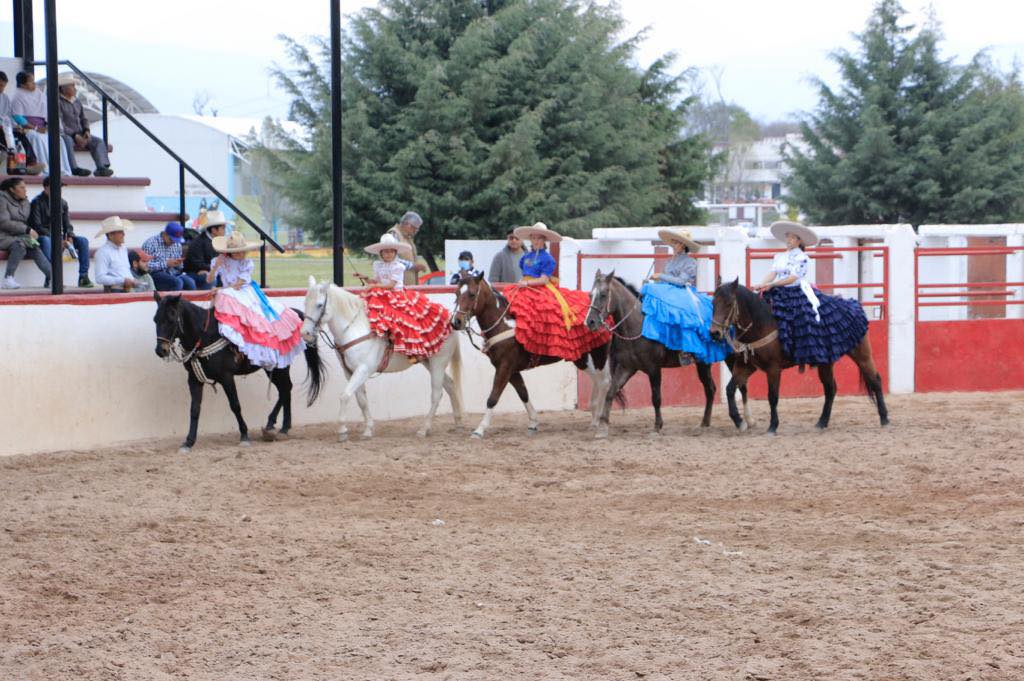 1668979597 906 ¡Ya inicio ¡Celebramos la feria de la escaramuza en Otzolotepec