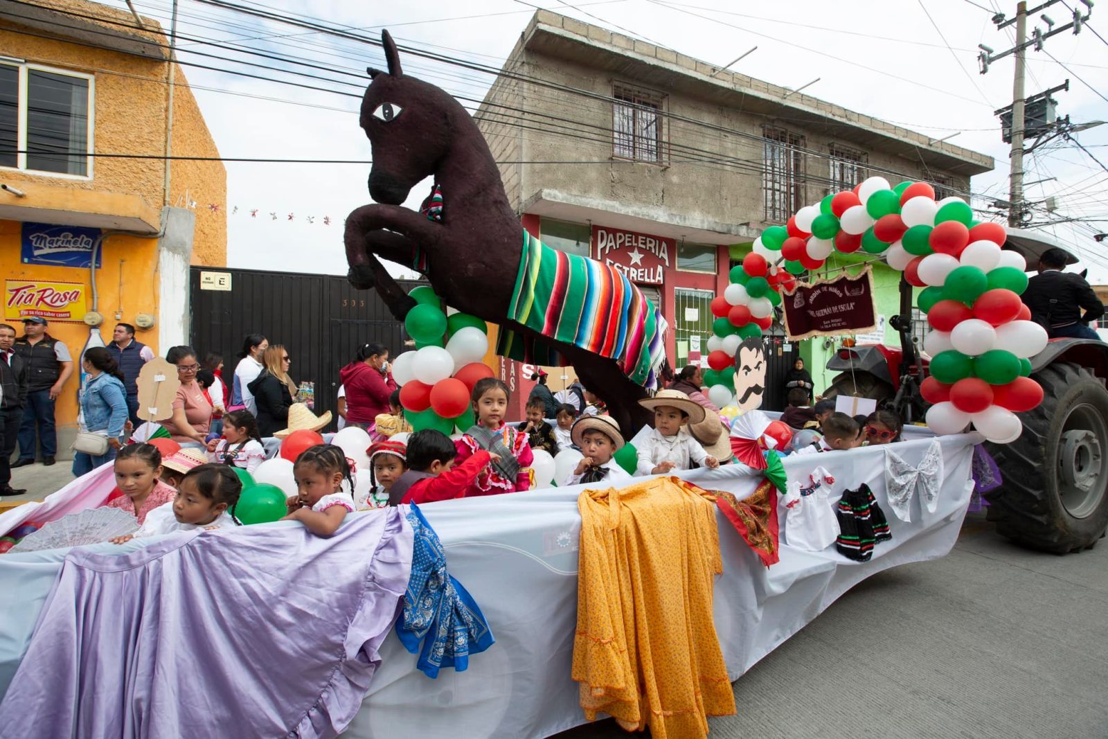 1669033019 196 Conmemoramos el 112 Aniversario de la RevolucionMexicana desfilando en las