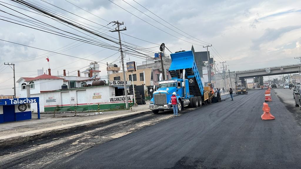 1669033571 292 Seguimos avanzando en el encarpetado asfaltico de la autopista continuamos