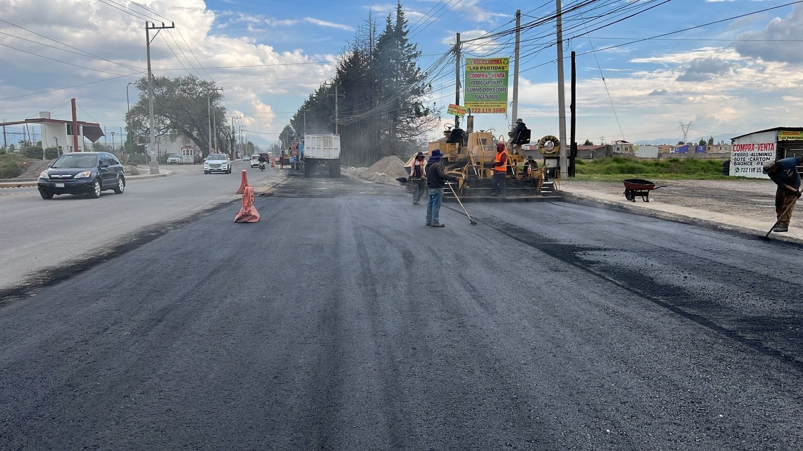 1669033572 551 Seguimos avanzando en el encarpetado asfaltico de la autopista continuamos