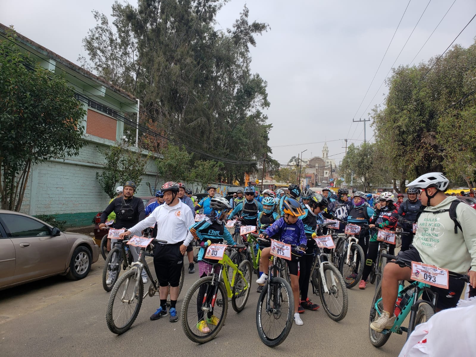 1669041925 509 Iniciando la carrera ciclista familiar