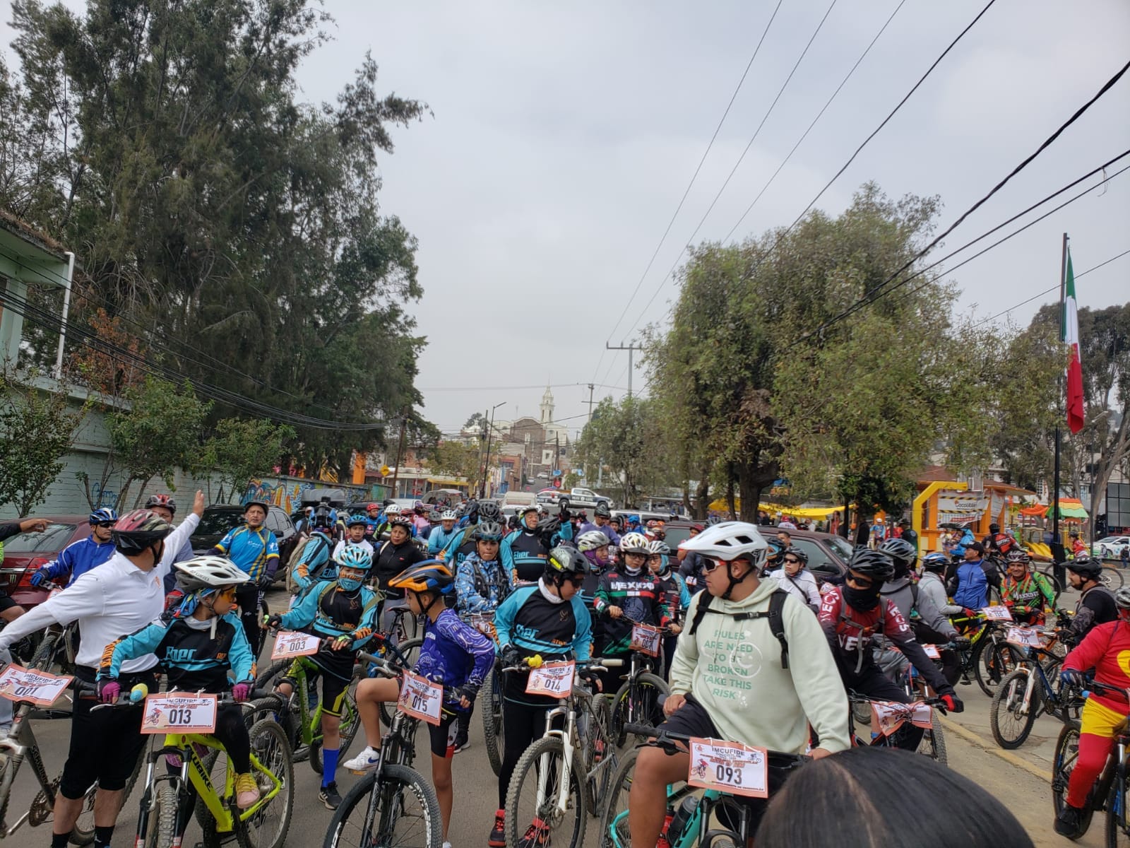 1669041925 681 Iniciando la carrera ciclista familiar