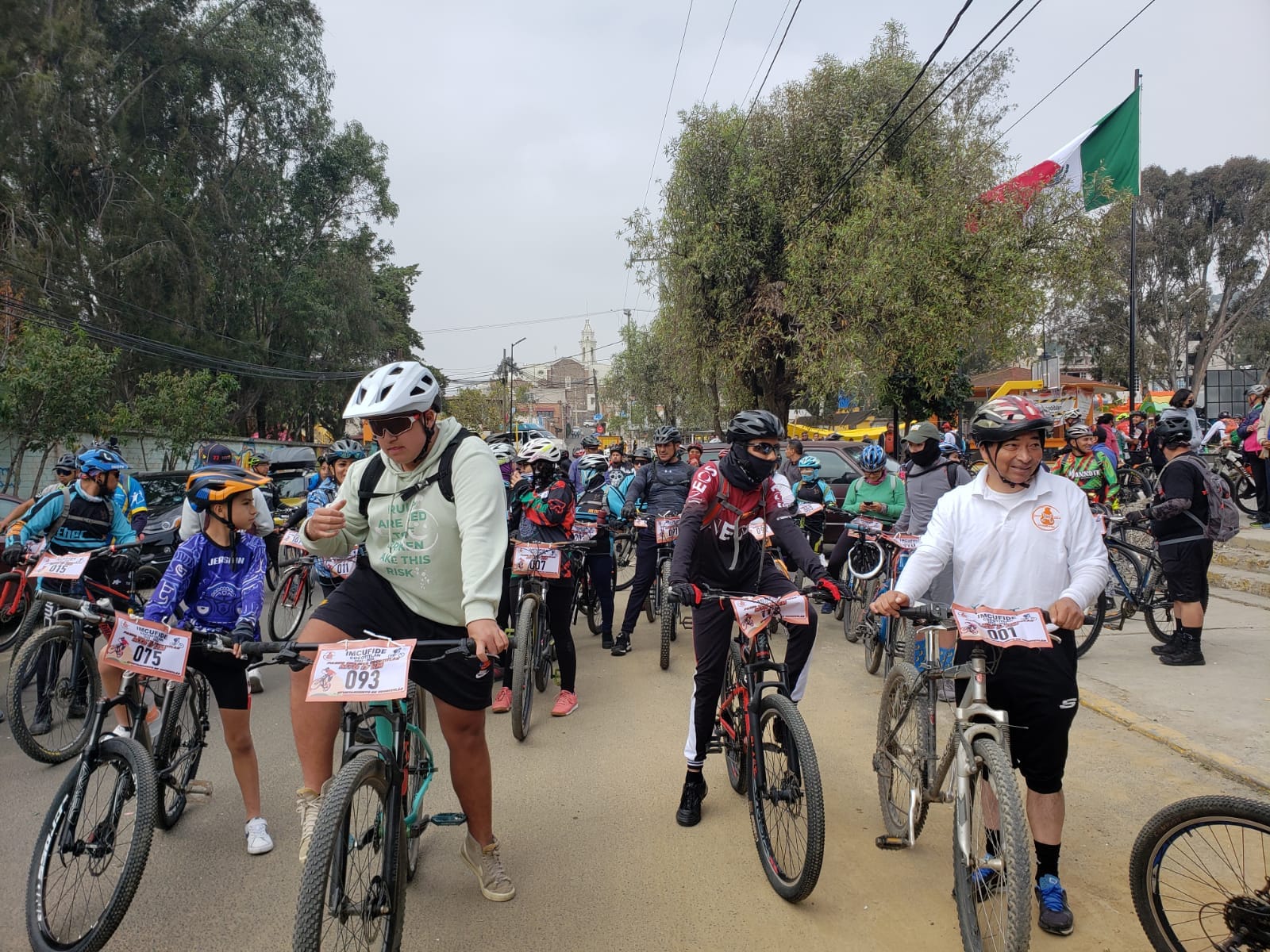 1669041926 121 Iniciando la carrera ciclista familiar