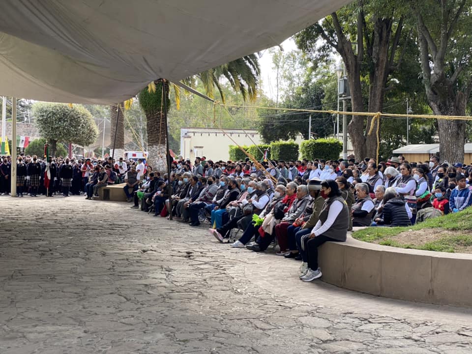 1669061668 28 EL GOBIERNO MUNICIPAL DE TEPETLAOXTOC REALIZO DESFILE CONMEMORATIVO DEL CXII