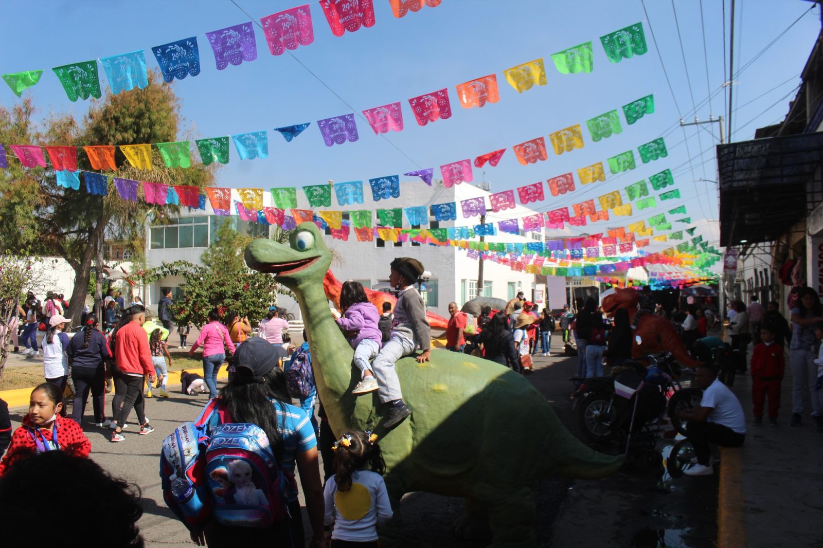 1669210546 22 ¡¡¡QUINTO DIA DE LA FERIA INTERNACIONAL DE LA MEZCLILLA NEXTLALPAN