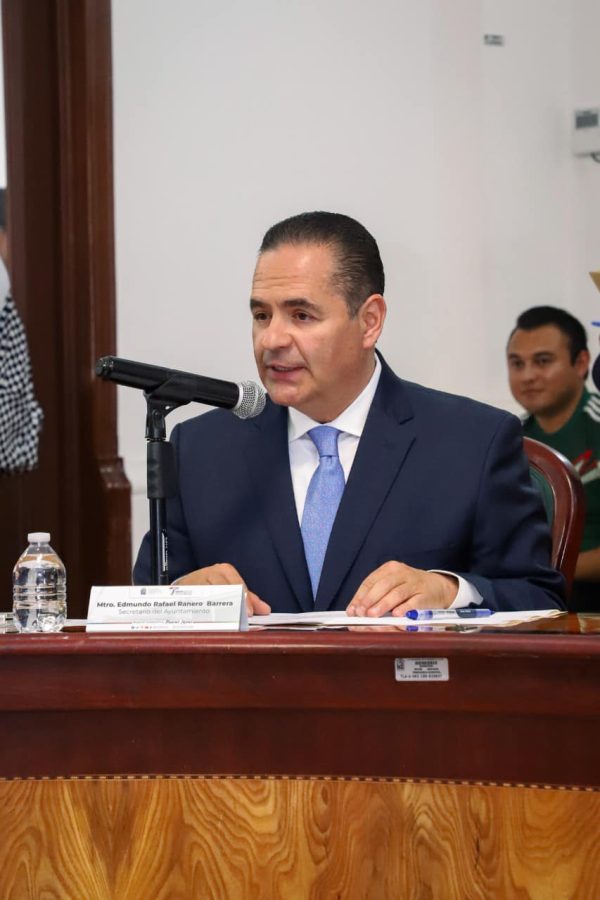 1669211899 762 En compania del Cuerpo Edilicio nuestro Presidente Municipal Tony Rodriguez