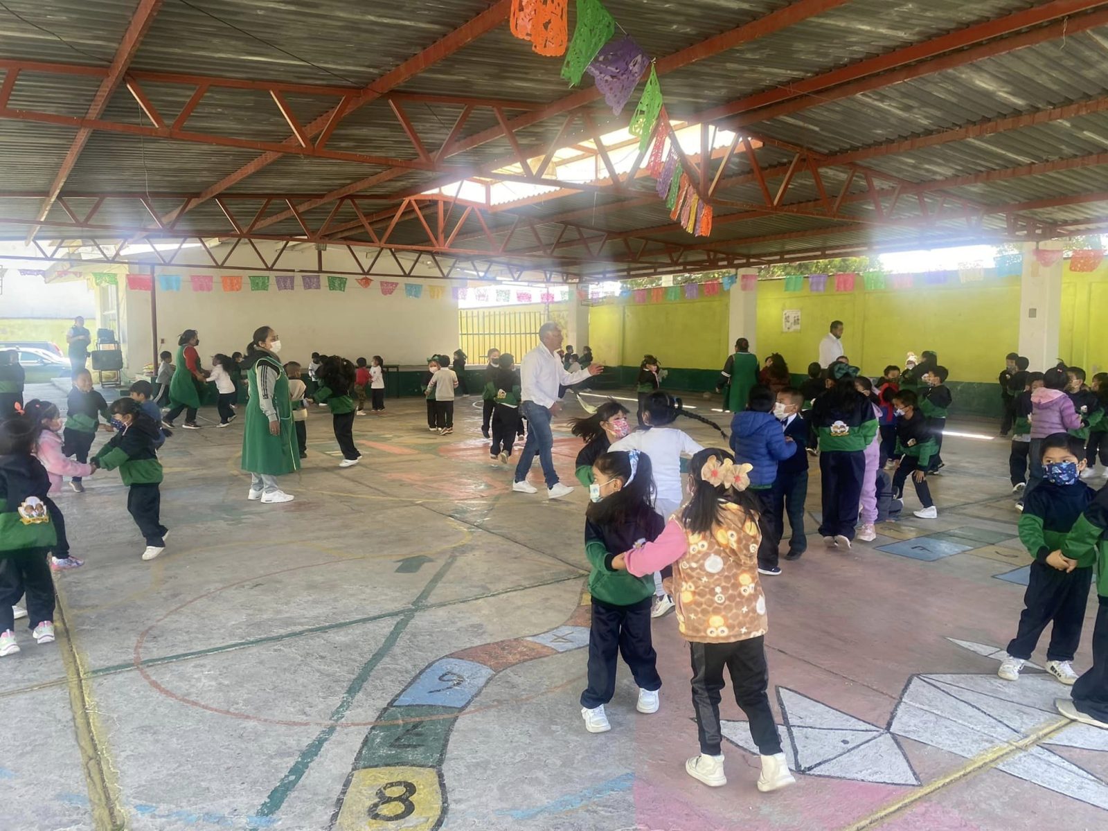 1669212977 425 Juegos Tradicionales en el Jardin de Ninos Teceltican los pequenos