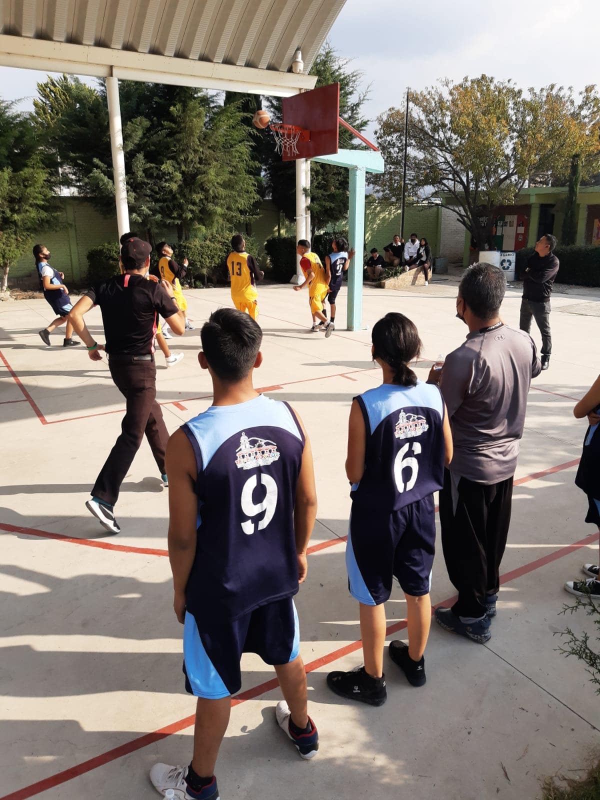 1669234022 462 Continuan los partidos de Basquetbol Tepetlaoxtoc en la