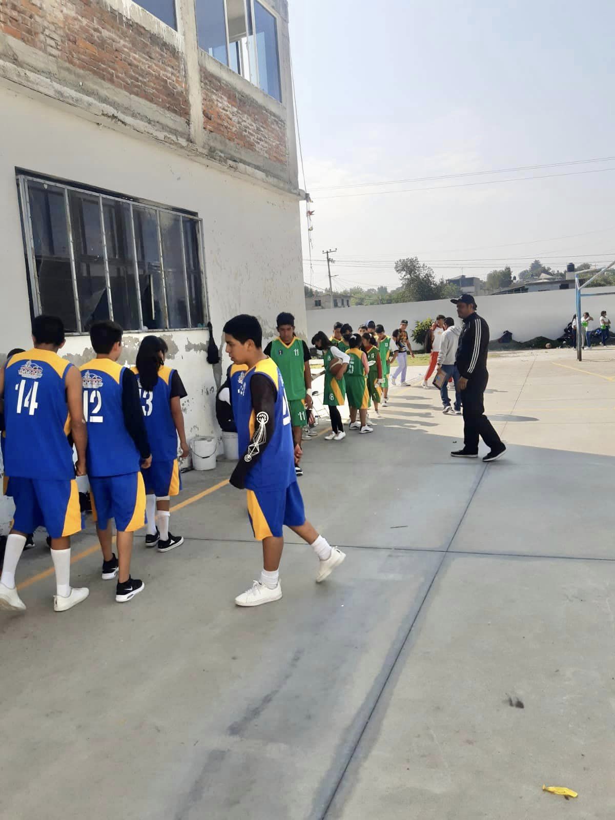 1669241492 132 Continuan los partidos de Basquetbol Tepetlaoxtoc en la