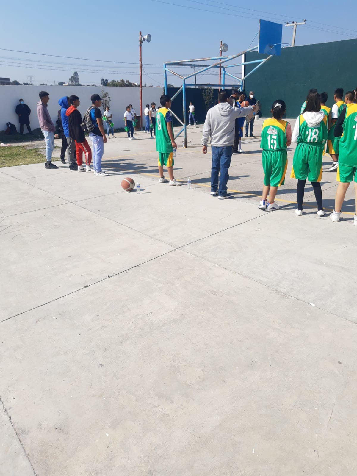 1669241492 246 Continuan los partidos de Basquetbol Tepetlaoxtoc en la