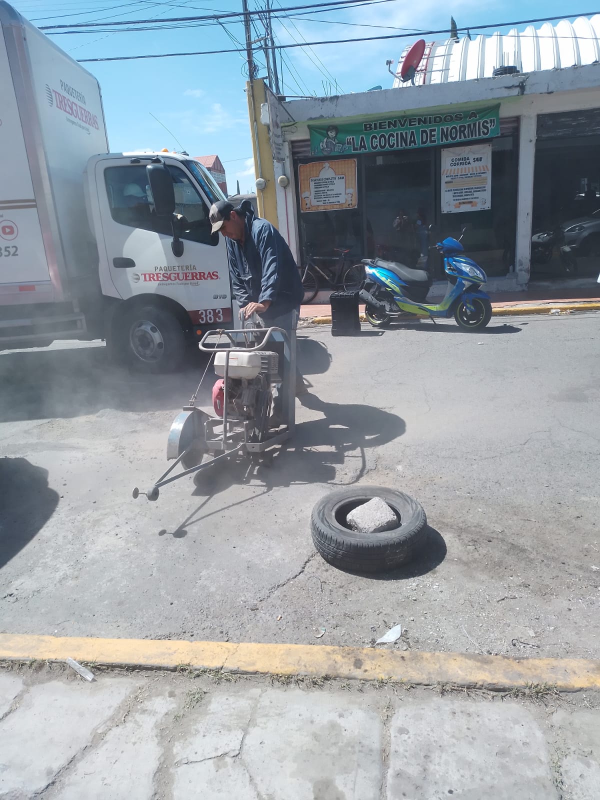 1669291545 605 Atendiendo las calles de nuestro municipio para mantenerlas en buen