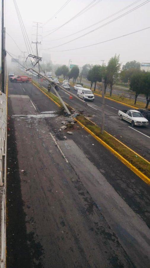 1669379781 385 EMERGENCIA Nuestro Heroico Cuerpo de Bomberos Toluca brindo atencion