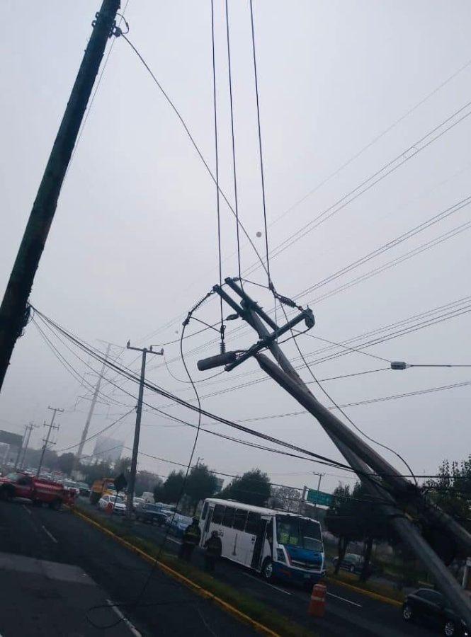 1669379781 802 EMERGENCIA Nuestro Heroico Cuerpo de Bomberos Toluca brindo atencion