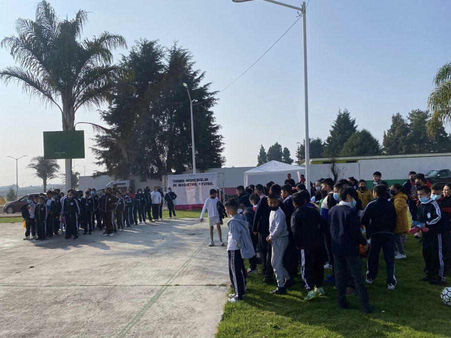 1669380998 Torneo Interescolar de Basquetbol y Futbol en la Unidad Deportiva