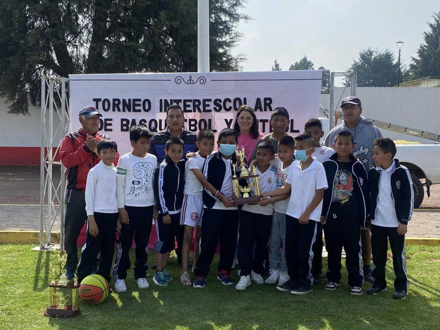 1669388285 Torneo Interescolar de Basquetbol y Futbol en la Unidad Deportiva