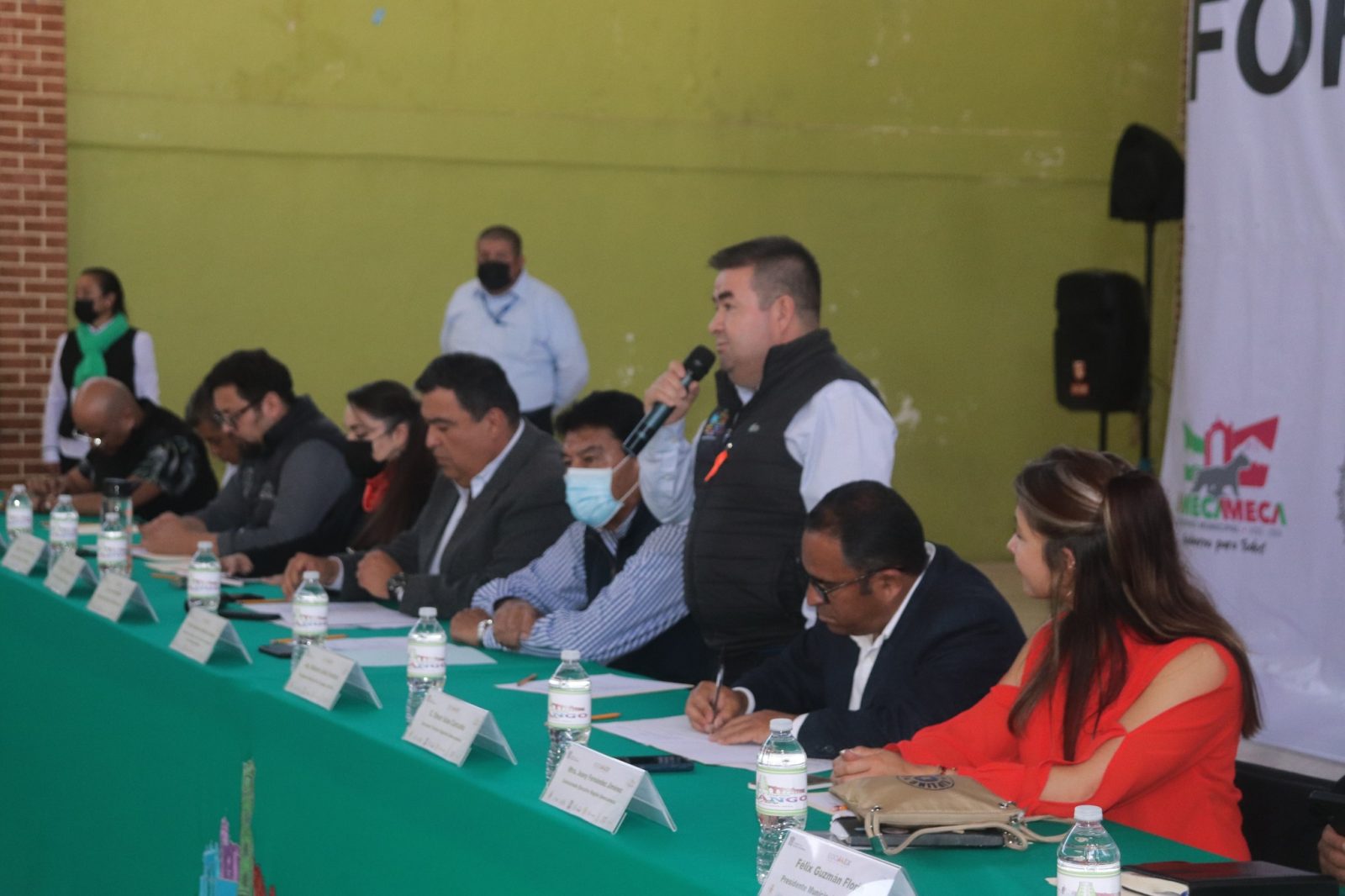 1669417751 460 El Presidente Municipal Arq Roberto Avila Ventura encabezo la mesa