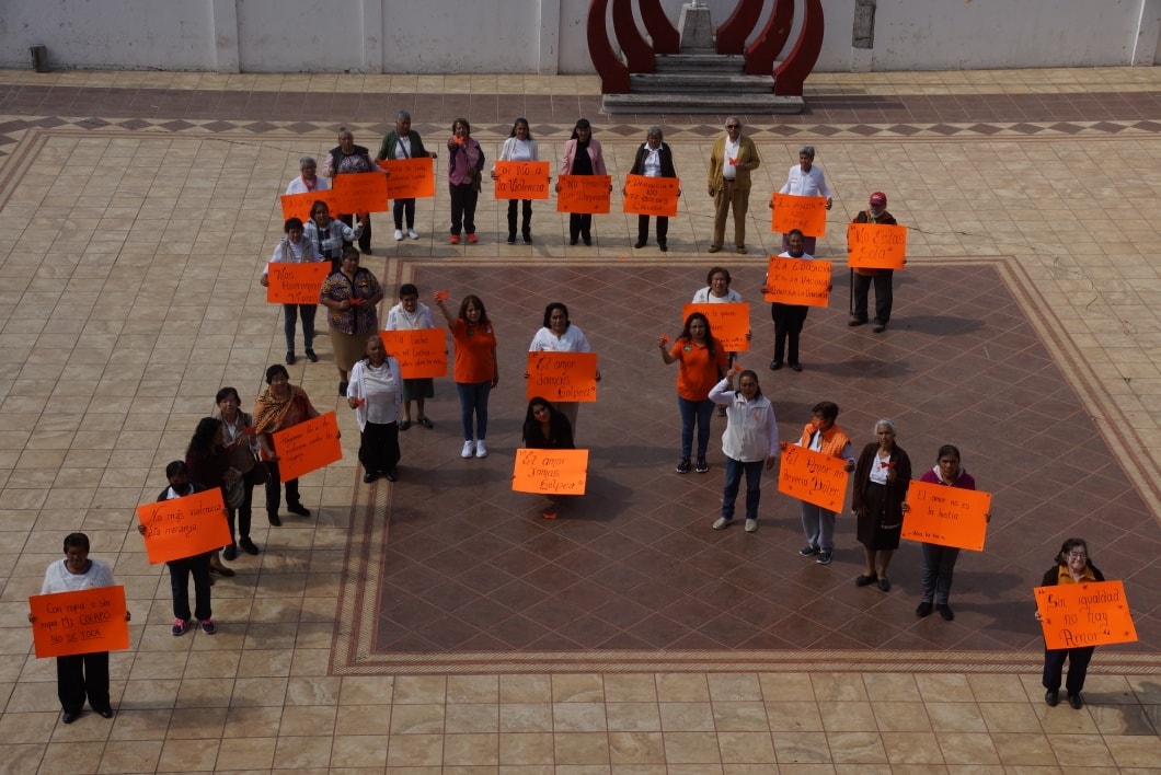 1669419133 Esta manana en conmemoracion al DiaNaranja la Direccion del Instituto