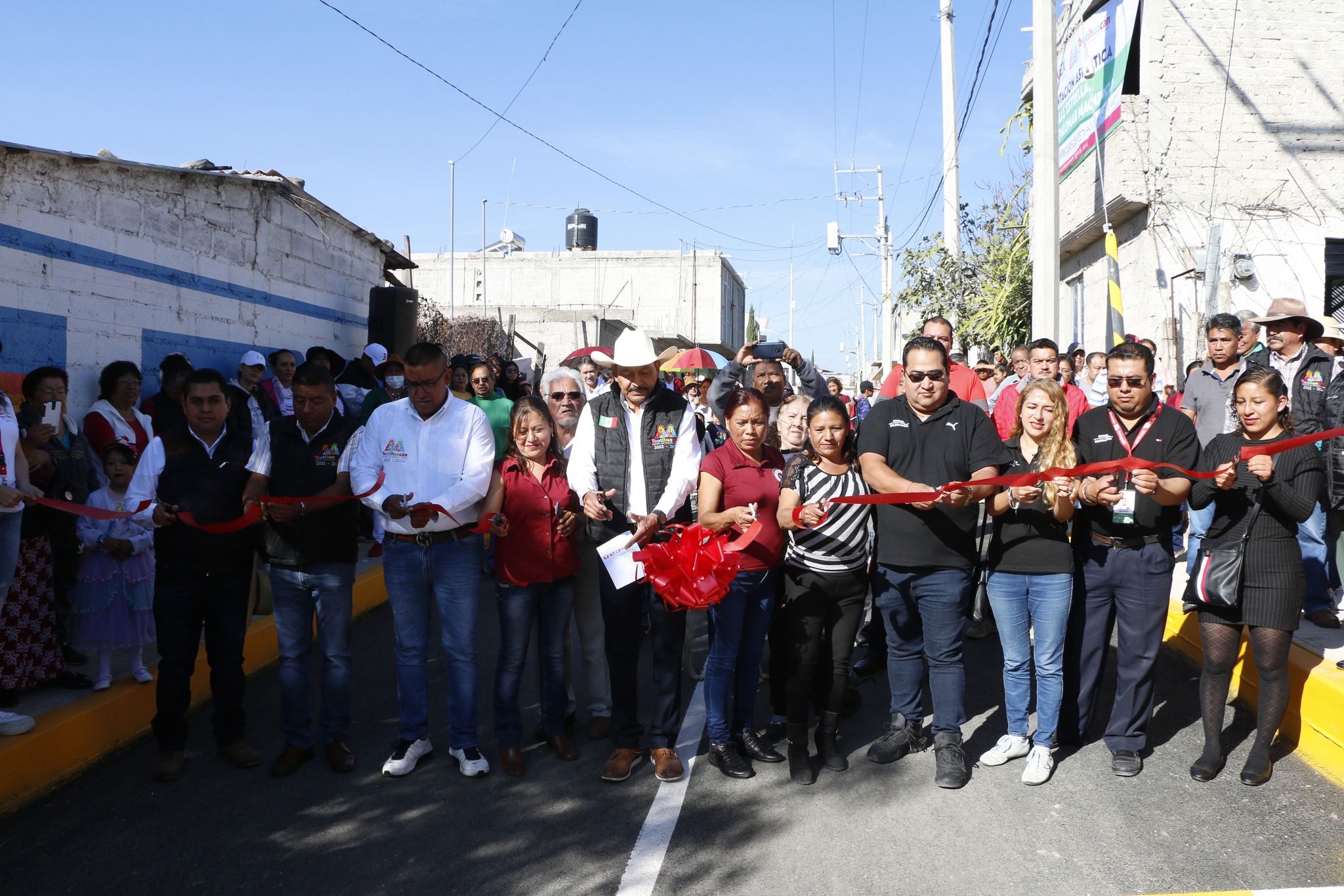 1669555825 464 Continuamos entregando obras en beneficio de las familias de Teotihuacan