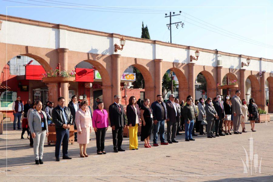 1669660167 411 Como todos los lunes se llevo a cabo la Ceremonia