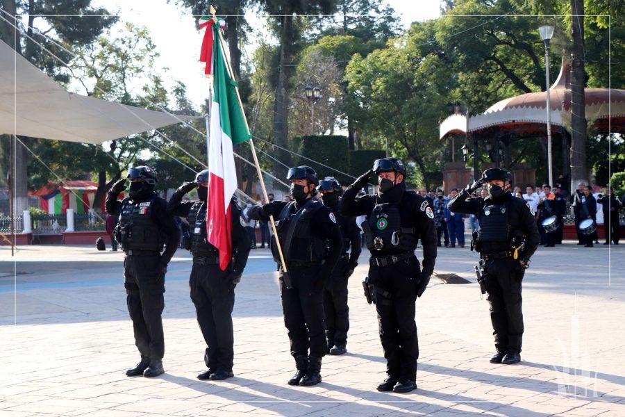 1669660168 542 Como todos los lunes se llevo a cabo la Ceremonia