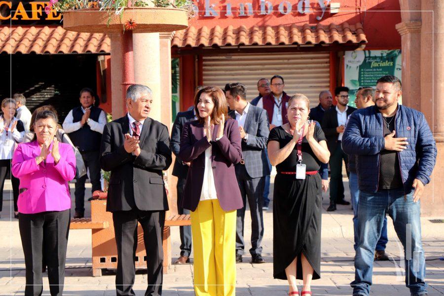 1669660177 Como todos los lunes se llevo a cabo la Ceremonia