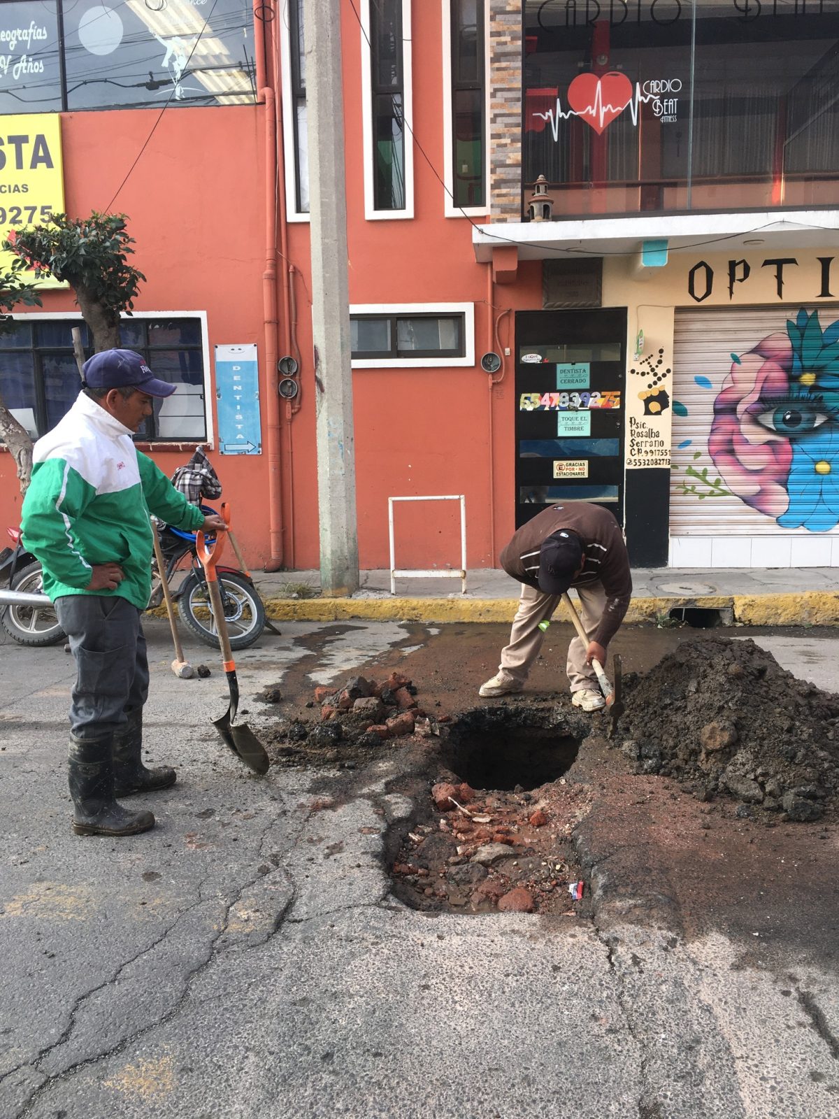 1669740648 707 En la calle Tranquilino Salgado de la Col Romita personal