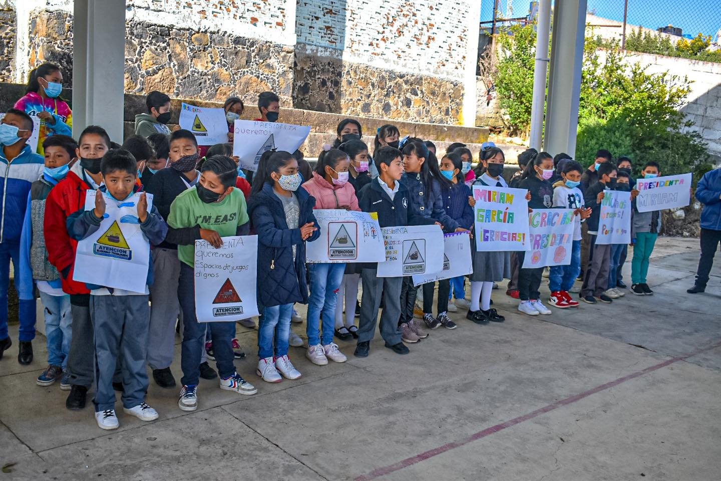 1669809652 251 Entrega de Arco Techo en la Esc Prim Benito