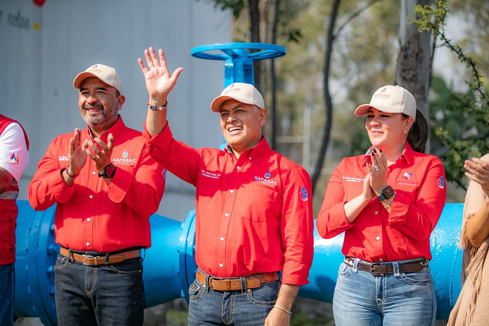 1669813334 656 ¡Un compromiso mas cumplido para las familias coacalquenses Nuestro presidente