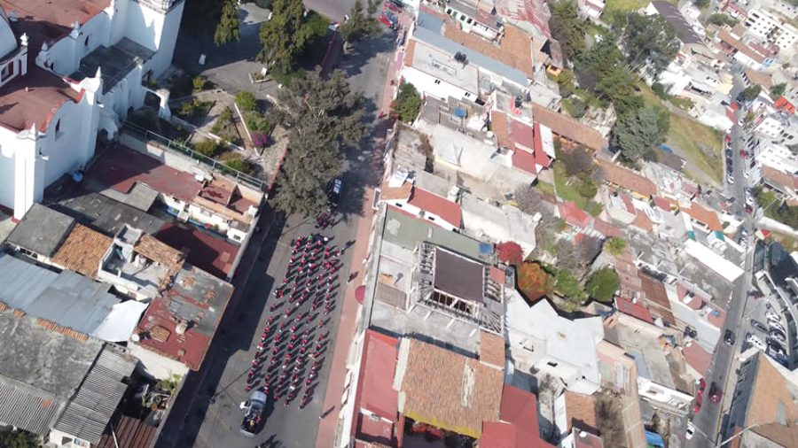 Increible ambiente vivimos en el tradicional desfile por el 112°