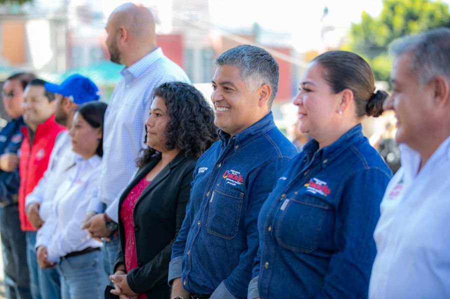 1669923014 Acompanado del cuerpo edilicio nuestro presidente municipal David Sanchez Isid