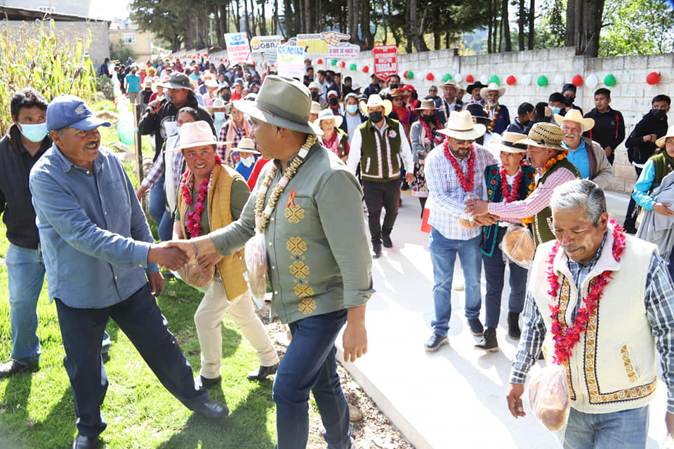 1670172437 397 Trabajando de la mano de mujeres y hombres de Fresno