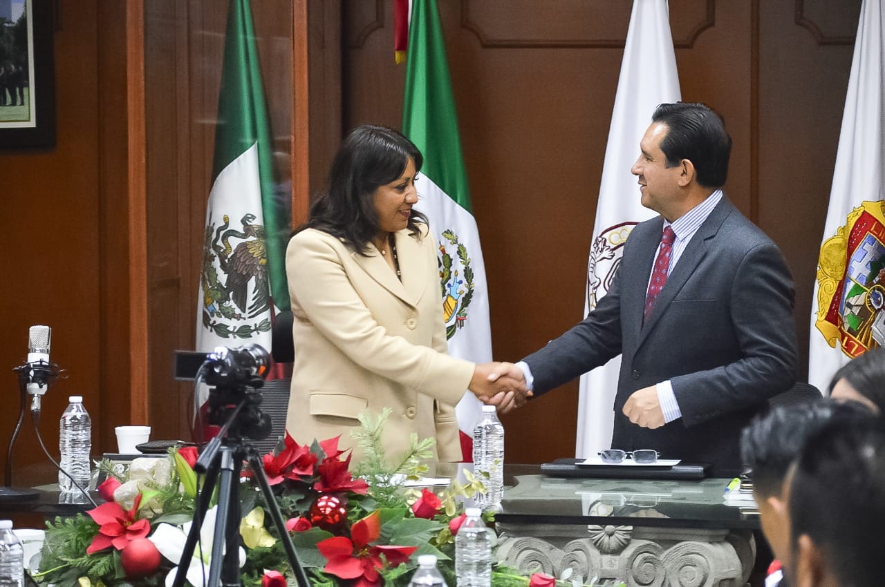 1670347507 407 PRESIDENTA DE CHIMALHUACAN ENTREGA PRIMER INFORME EN SESION SOLEMNE DE