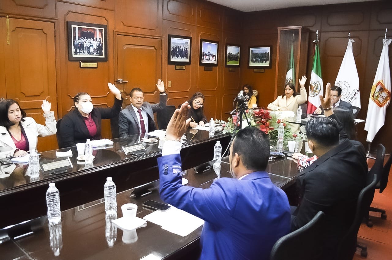 1670347507 808 PRESIDENTA DE CHIMALHUACAN ENTREGA PRIMER INFORME EN SESION SOLEMNE DE