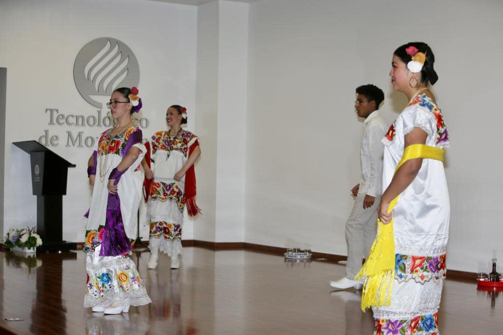 1670361208 944 El presidente municipal premio a los ganadores del certamen de