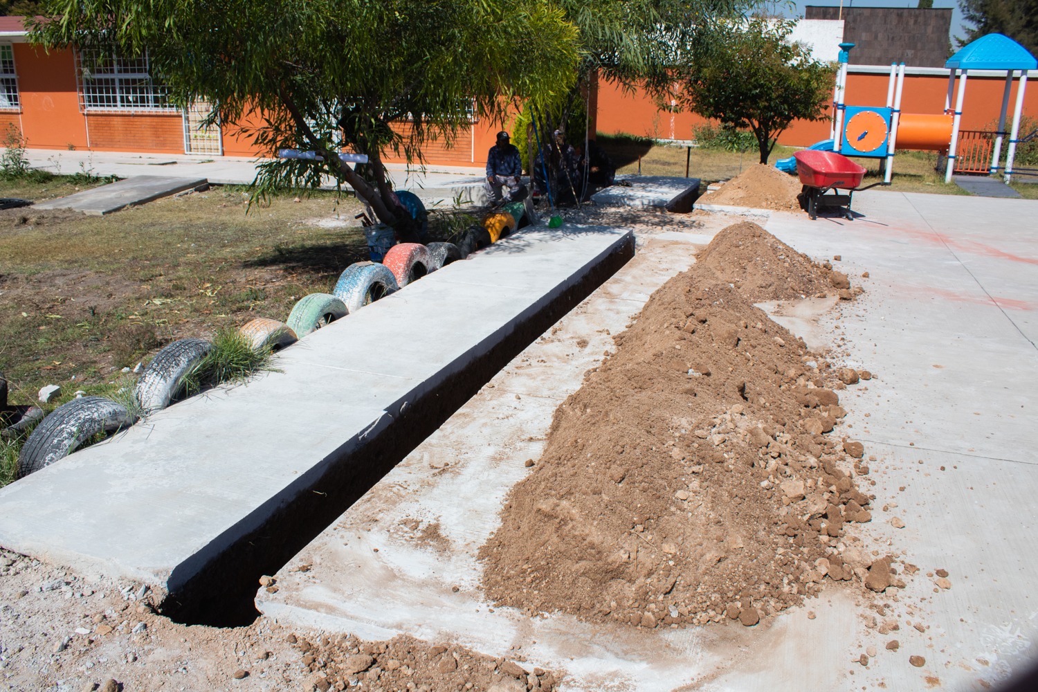 1670530249 418 Arrancamos con la construccion de una techumbre en el Centro