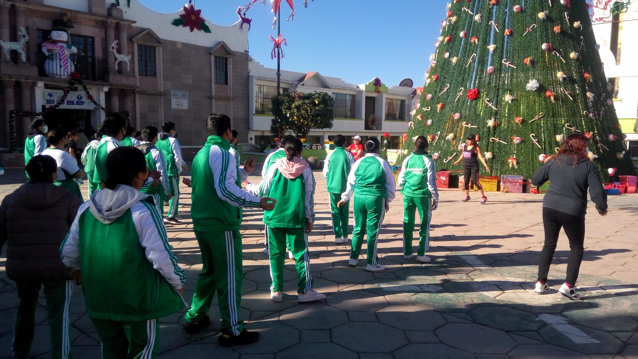 1670587818 966 Impulsar la practica de actividades fisicas y deportivas entre la