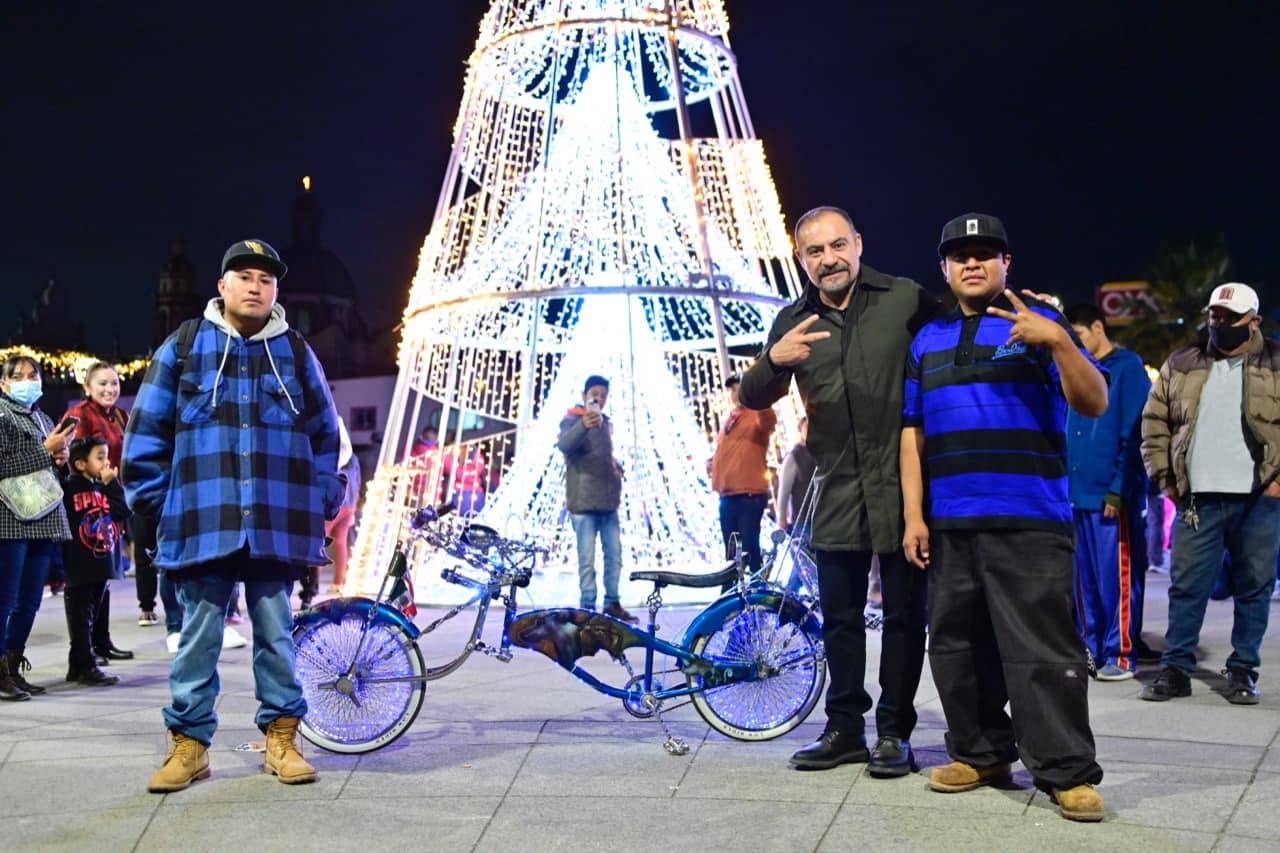 1670787753 Asi vivimos el encendido del arbol y las luces navidenas