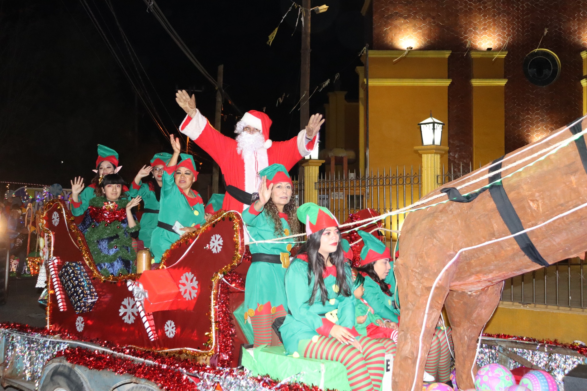 Así se vivió el Desfile Navideño en Teoloyucan Estado de México