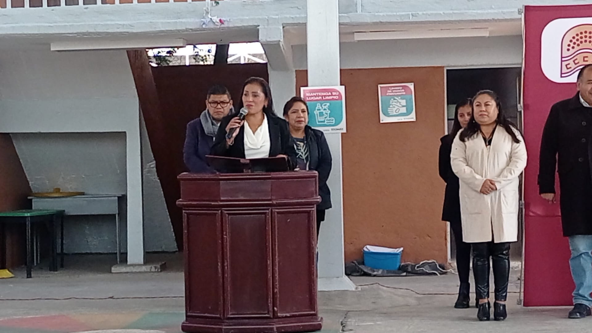 Se llevó a cabo Honores a nuestro lábaro Patrio, en la Escuela Primaria Club  de - Estado de México