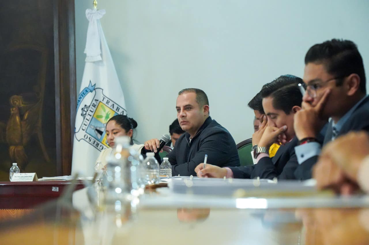 1671061879 536 En compania del Cuerpo Edilicio el Presidente Municipal Tony Rodriguez