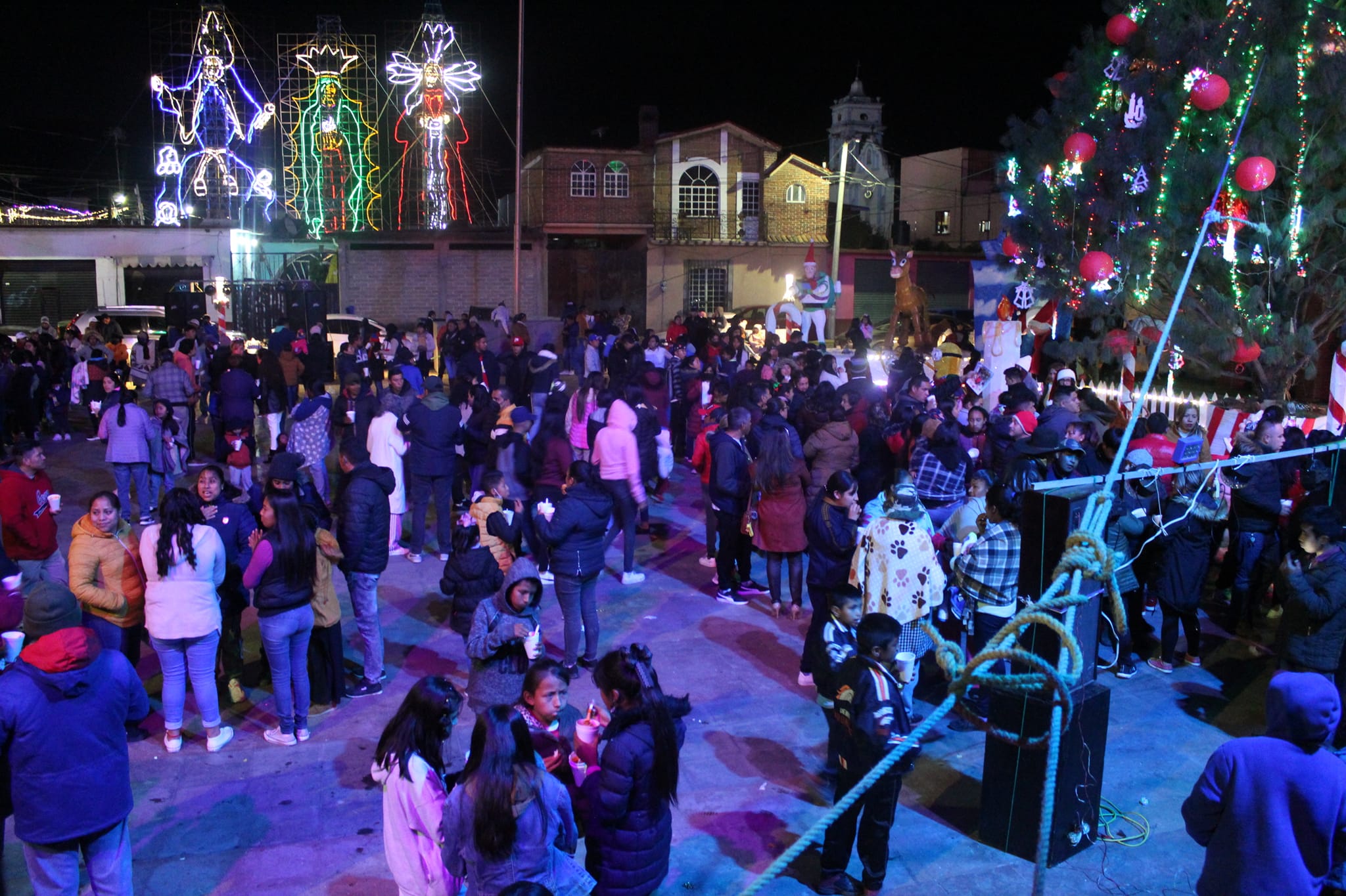 1671194765 638 Esta noche el H Ayuntamiento de Joquicingo en coordinacion con