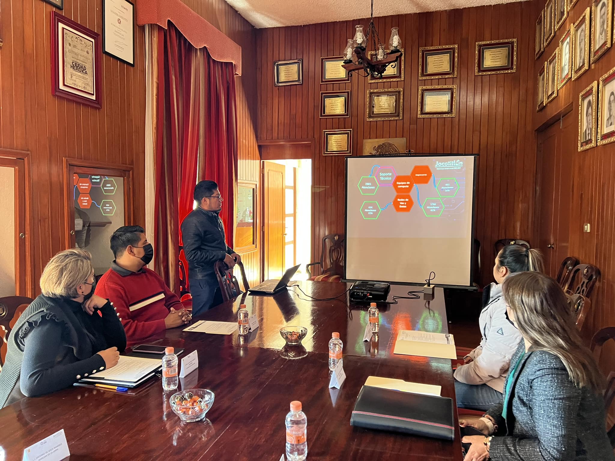 1671202206 52 En la Sala de Cabildos del Palacio Municipal se llevo