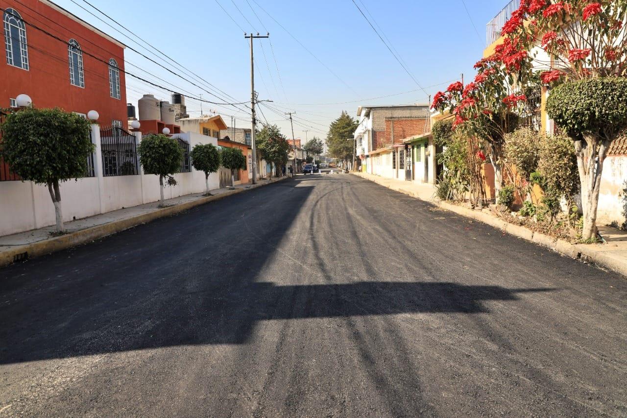 1671232175 161 Continuan los trabajos de repavimentacion de la calle 8 de