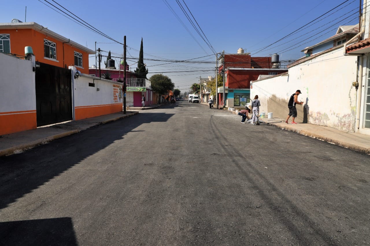 1671232175 803 Continuan los trabajos de repavimentacion de la calle 8 de