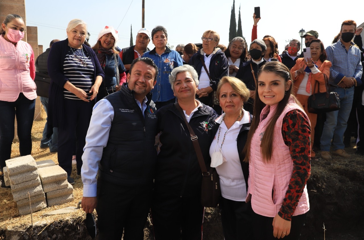 1671282568 121 Con la colocacion de la Primera piedra de la Casa